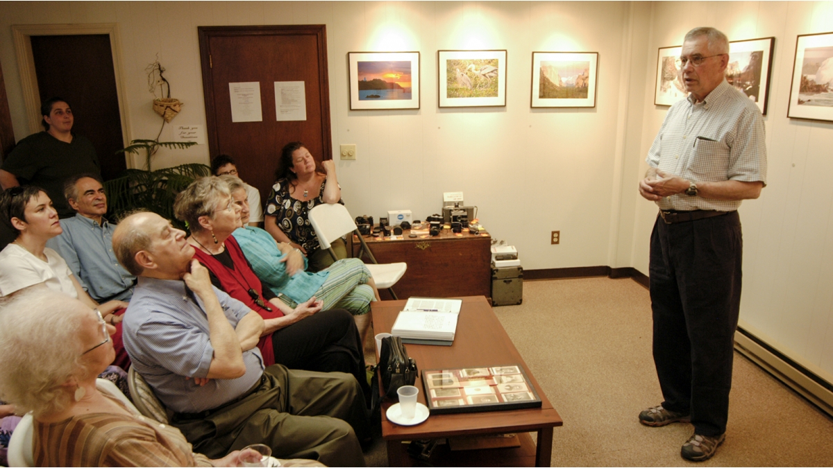 Donald David adresses Floyd Gallery Visitors.