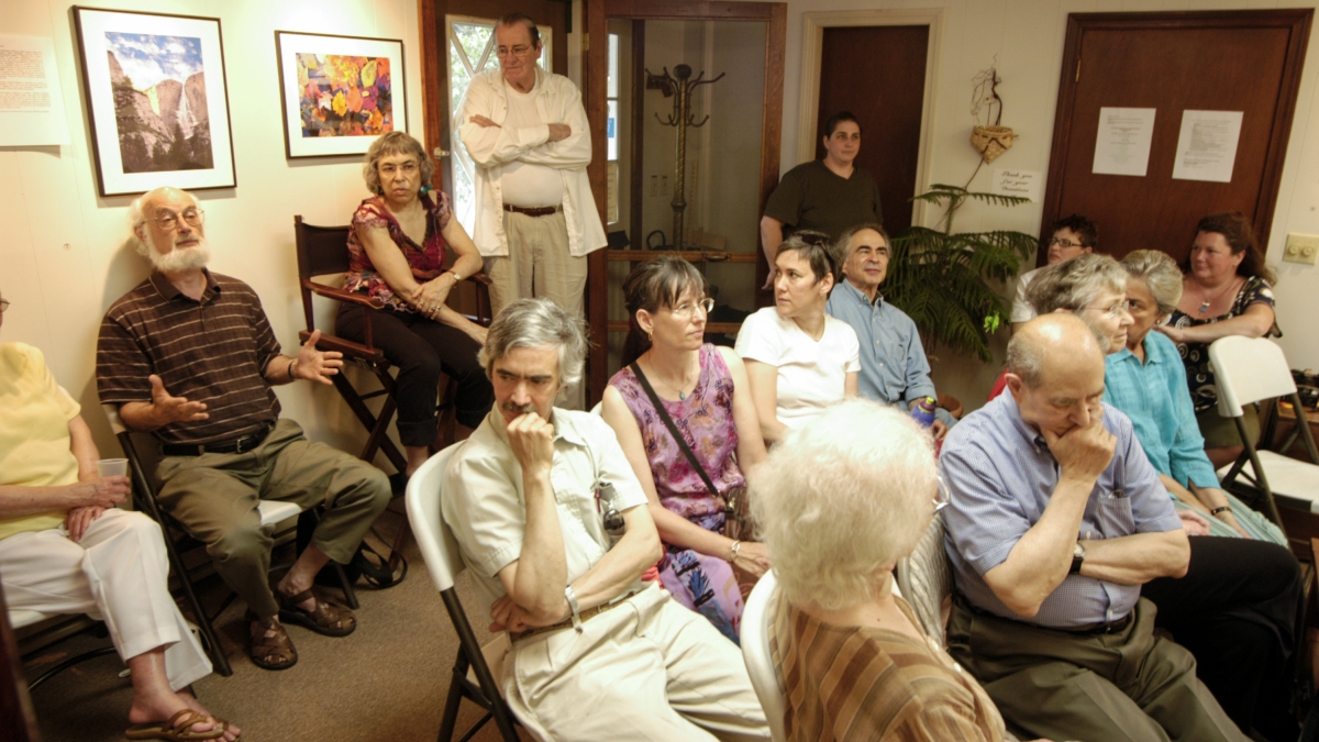 Stan Sherer asks Donald David a question.