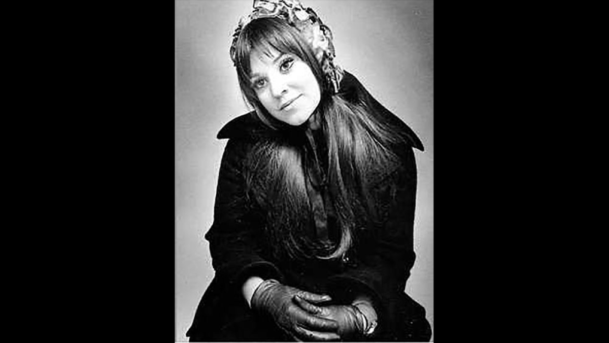 Lot 140_Melanie © Barrie Wentzell; 20” X 16”; $1,500 Canadian