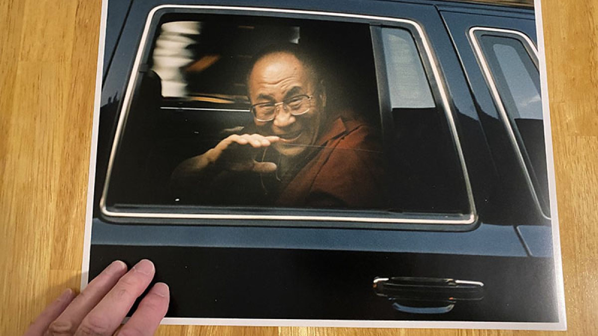 Dalai Lama Wave, Manhattan © Robert Floyd