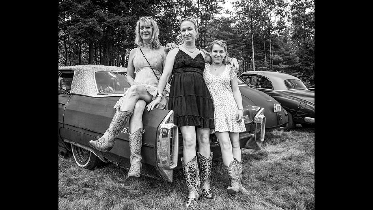 Roadside Queens © Cindy Bronson