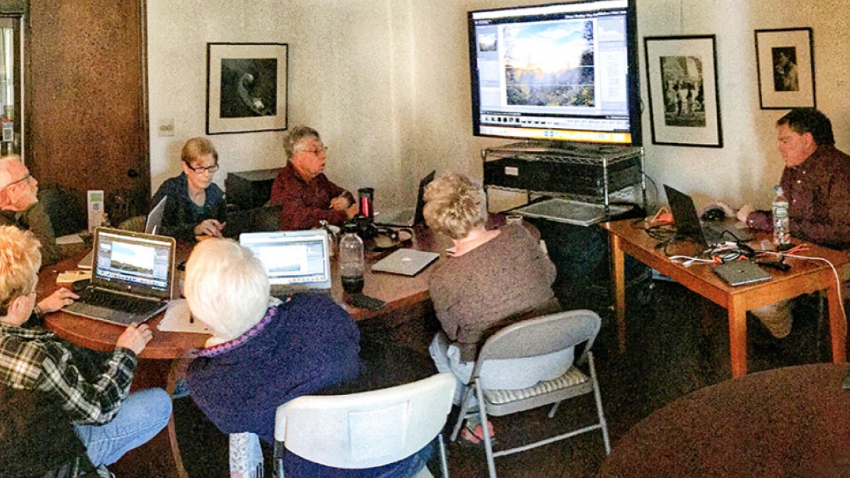 Ed Judges instructs at The Floyd Gallery