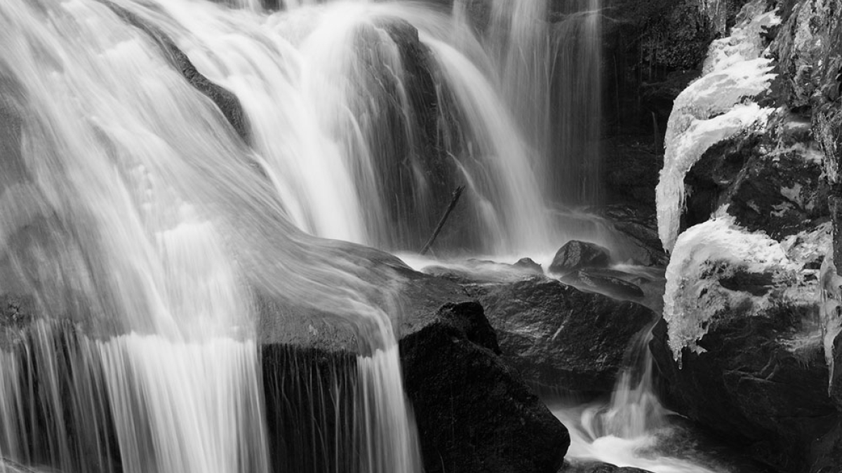 Winter Waterfall © Ed Hodgson